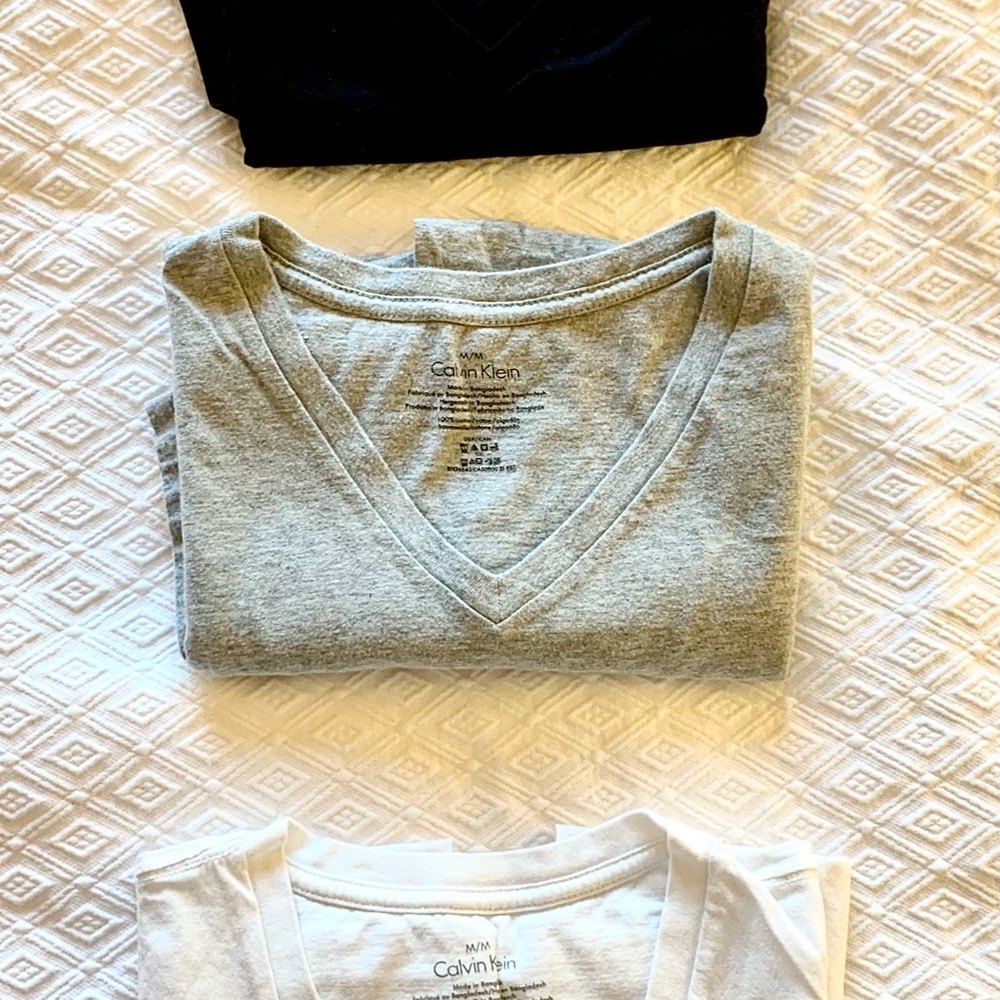 Calvin Klein Men’s cotton undershirts. 3- pack: white, gray, black.